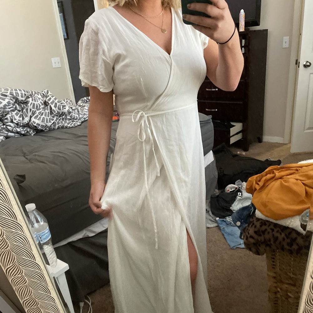 LULUS WHITE MAXI DRESS